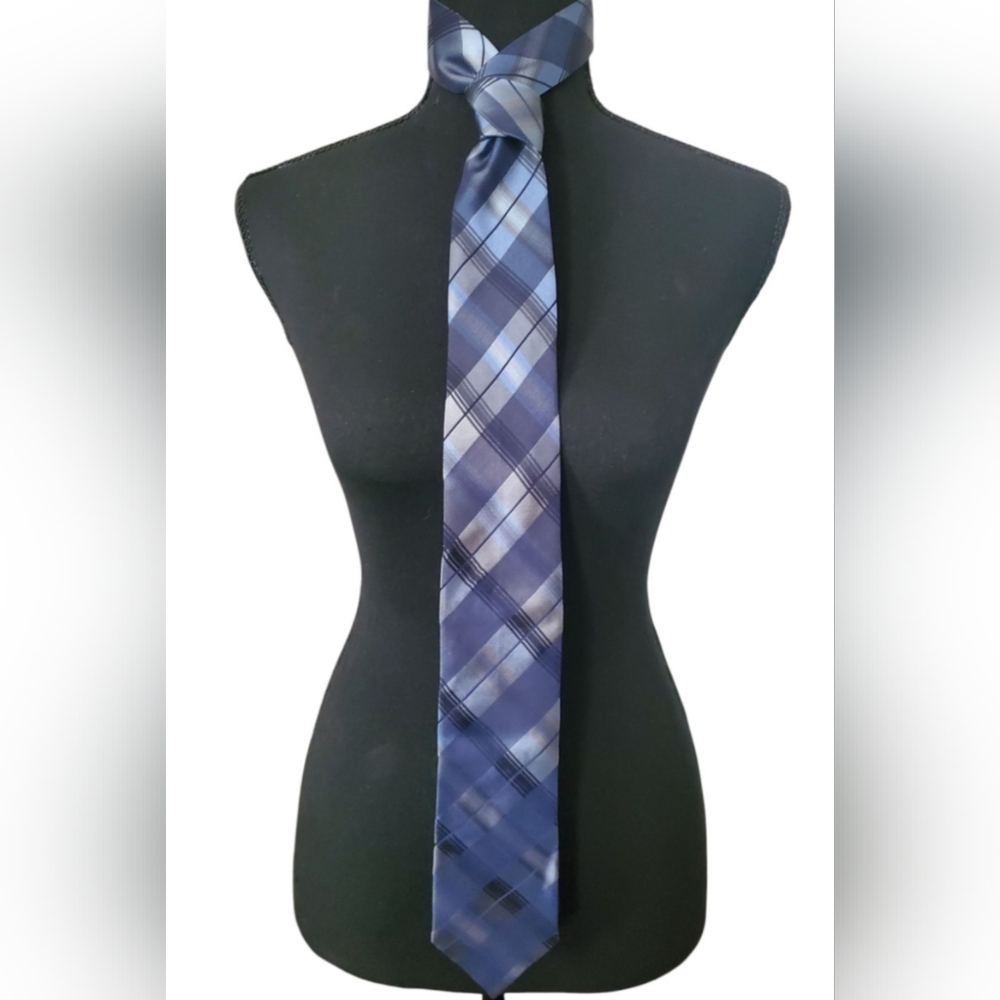 Calvin Klein Men's Silk Necktie